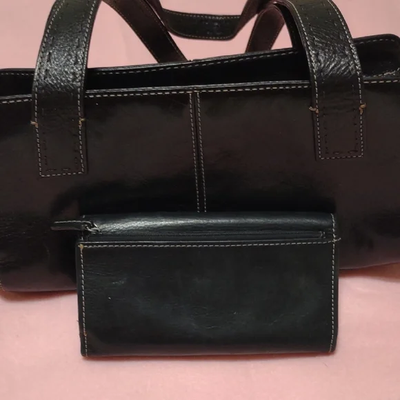 FOSSIL Black Leather Handbag and Wallet Set - Picture 5 of 14